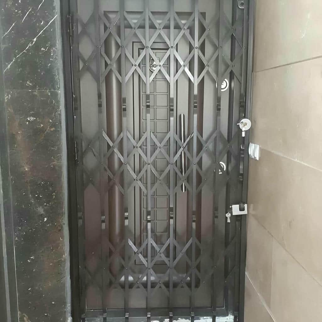 گارد درب آپارتمان با ابعاد سفارشی بزرگ