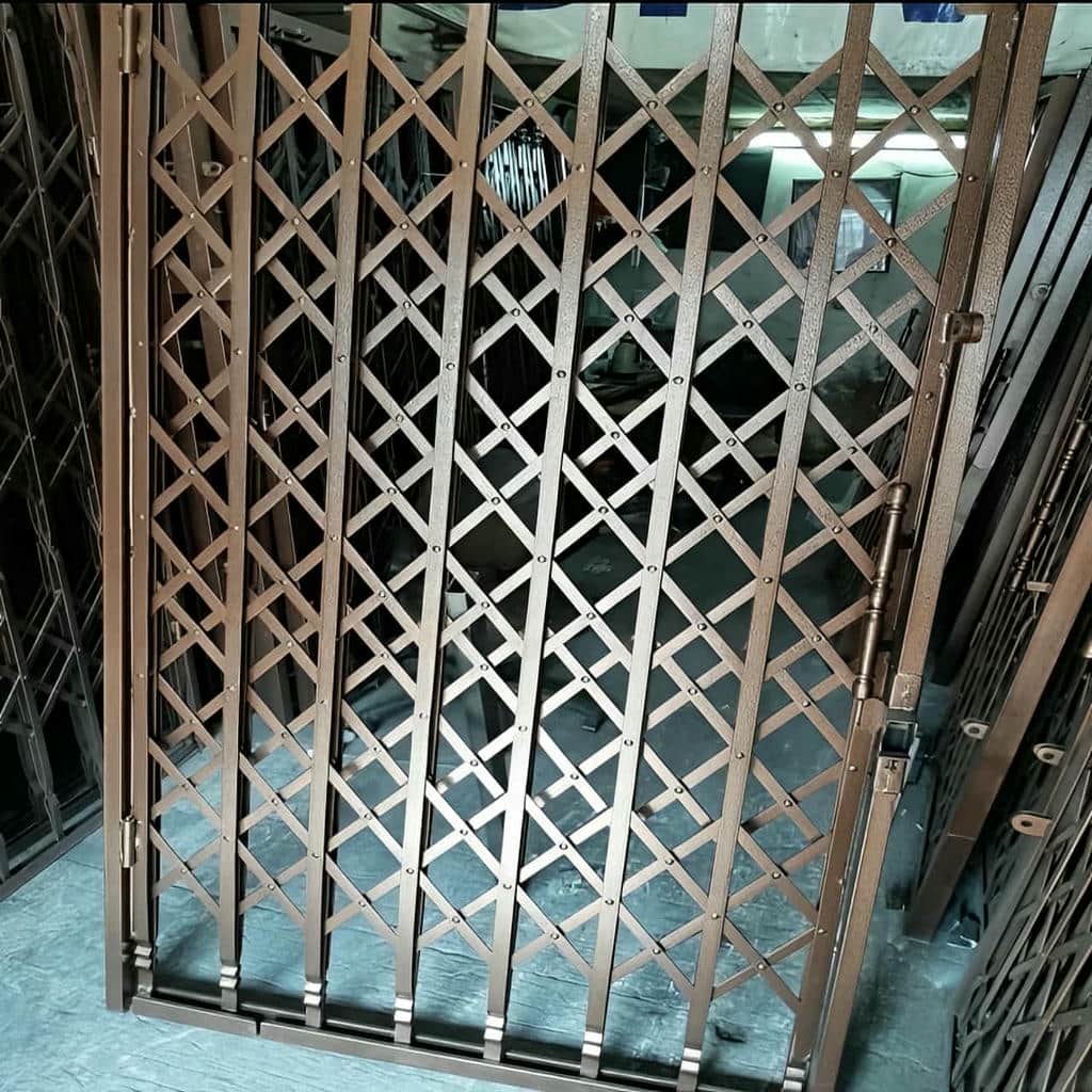 حفاظ متحرک برای ورودی ساختمان مسکونی