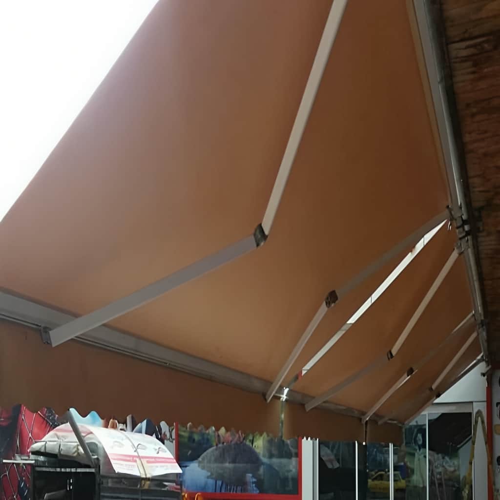 سایبان پارکینگ با پوشش متریال مقاوم