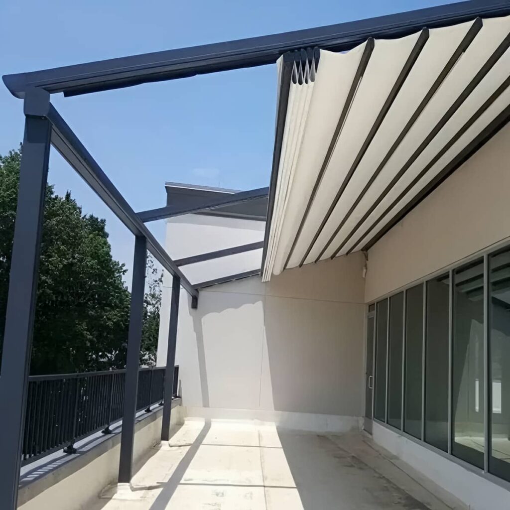 سایبان دوطرفه با رنگ متناسب