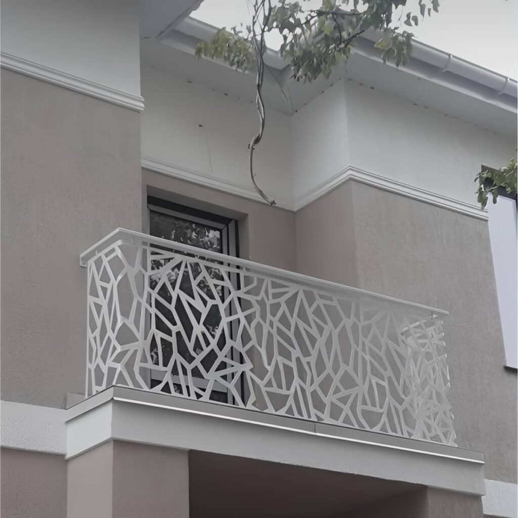 نرده پله کلاسیک با قطعات طراحی شده نرده پله کلاسیک با قطعات طراحی شده