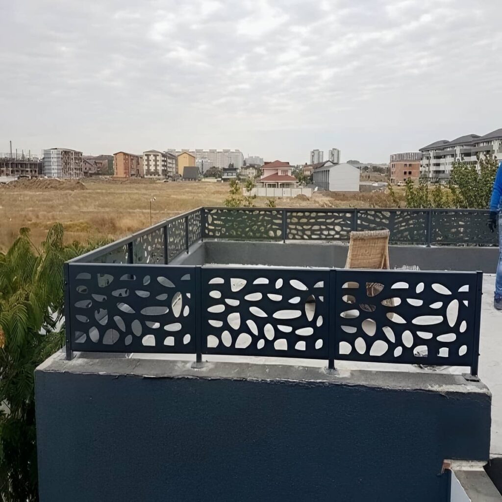 نرده پله فلزی مقاوم در برابر باد