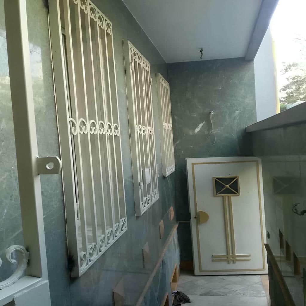 حفاظ پنجره فرفورژه با طراحی سفارشی حفاظ پنجره فرفورژه با طراحی سفارشی