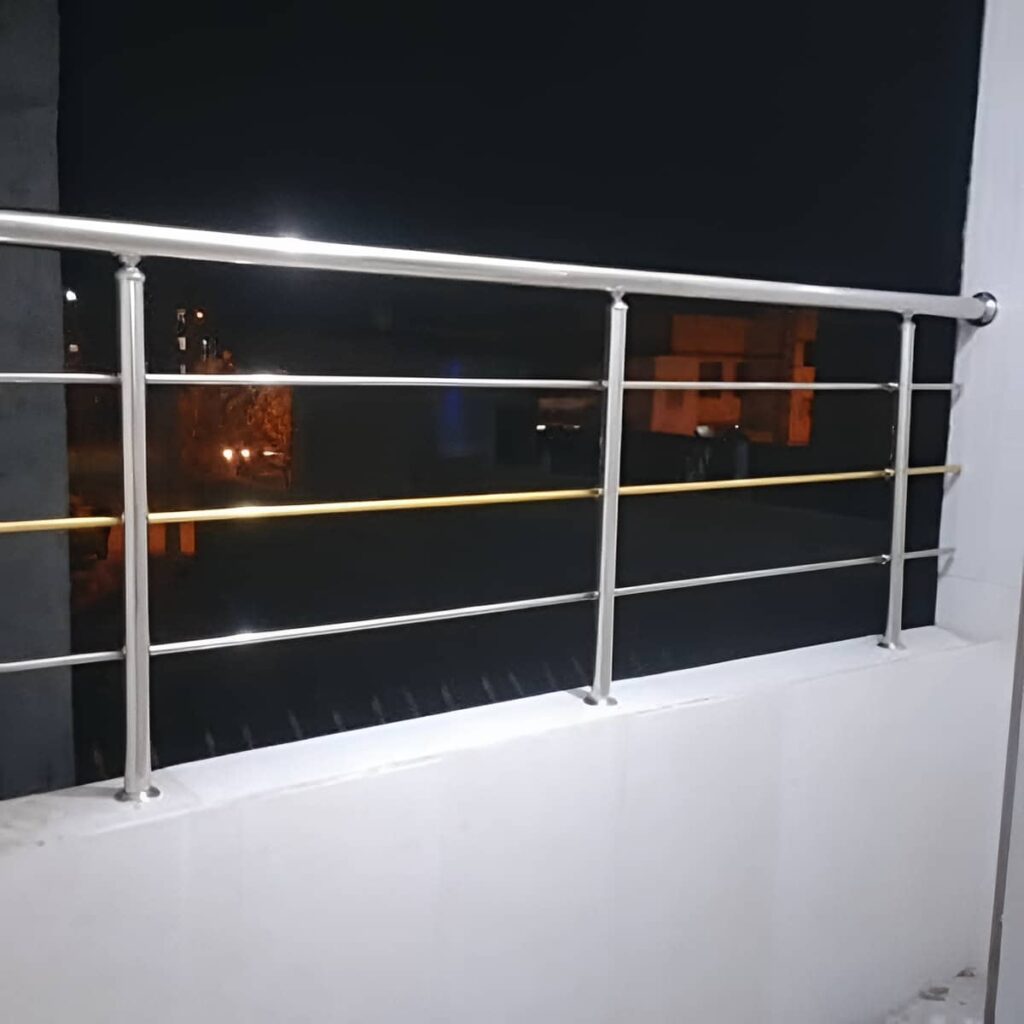 نرده راه پله با ابعاد اختصاصی نرده راه پله با ابعاد اختصاصی