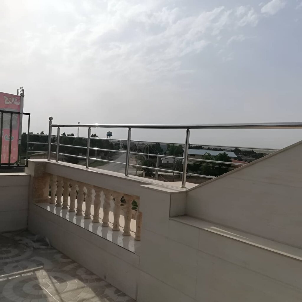 نرده آلومینیومی بالکن با اتصالات فلزی