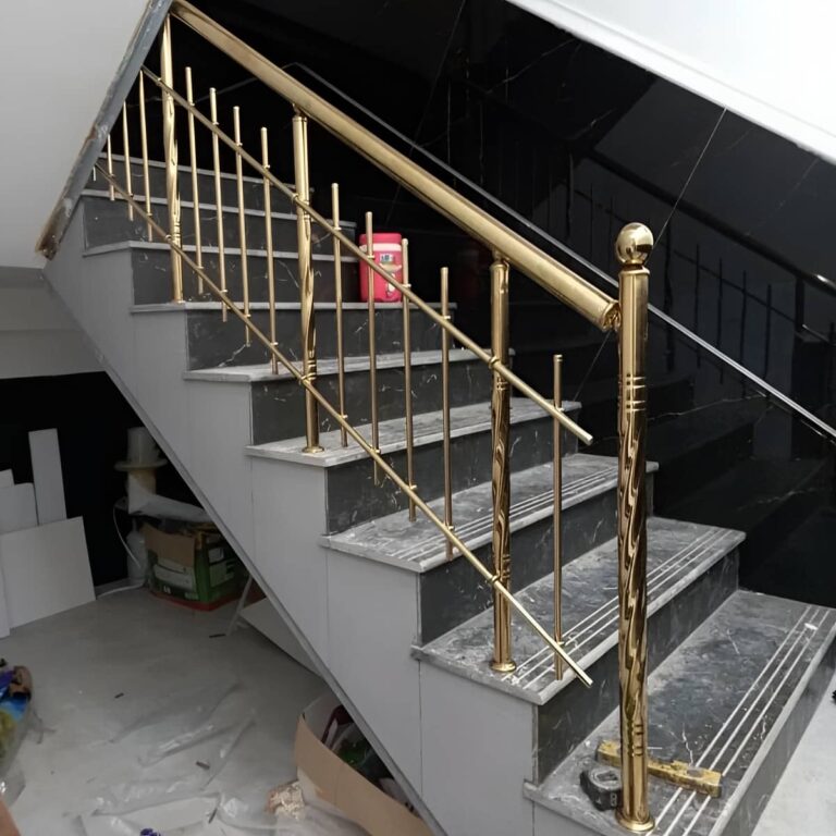 نرده استیل بالکن با طراحی سفارشی مدرن