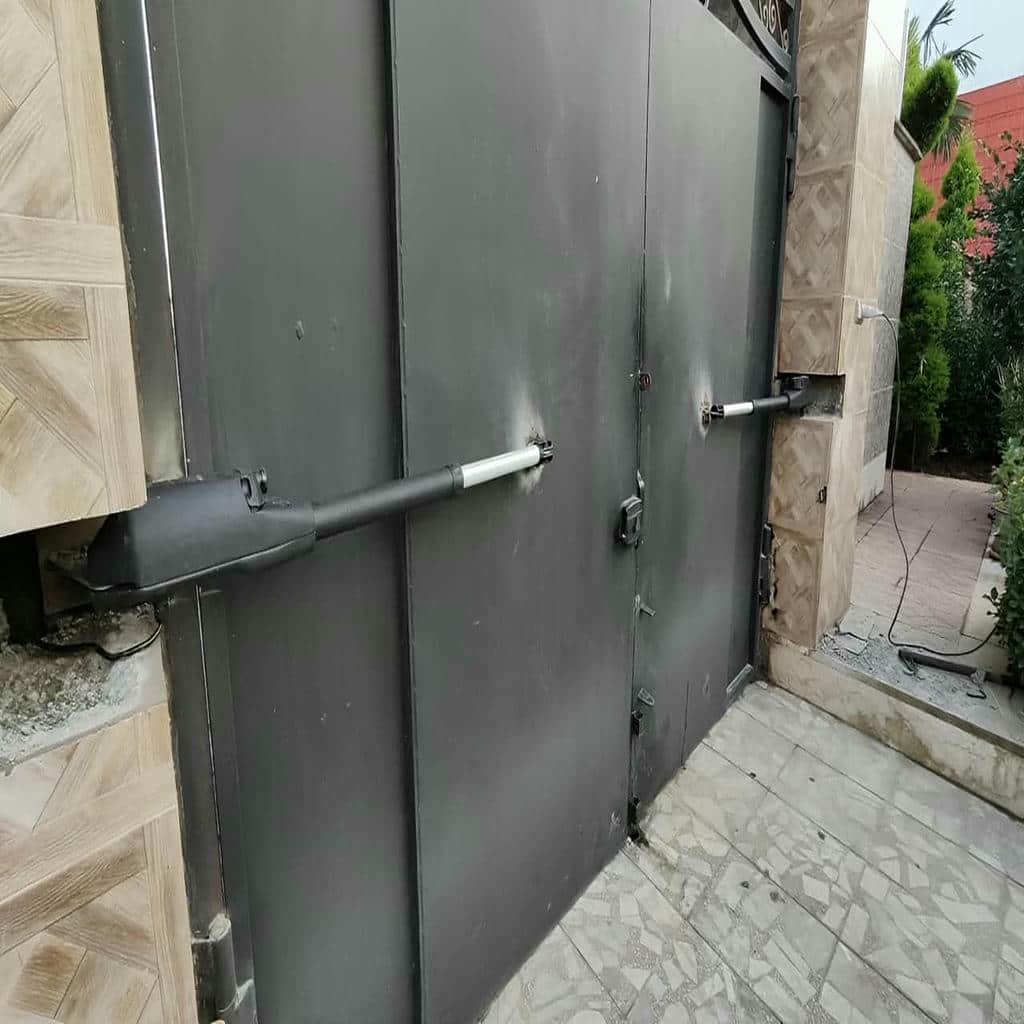 جک درب حیاط با رنگ سفارشی بدنه جک درب حیاط با رنگ سفارشی بدنه