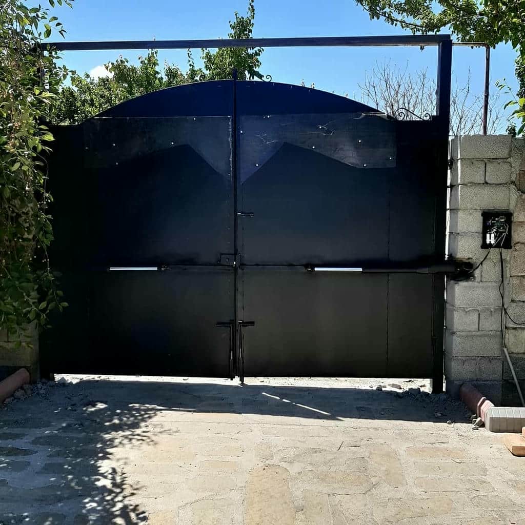 جک درب حیاط نمونه اجرای تخصصی