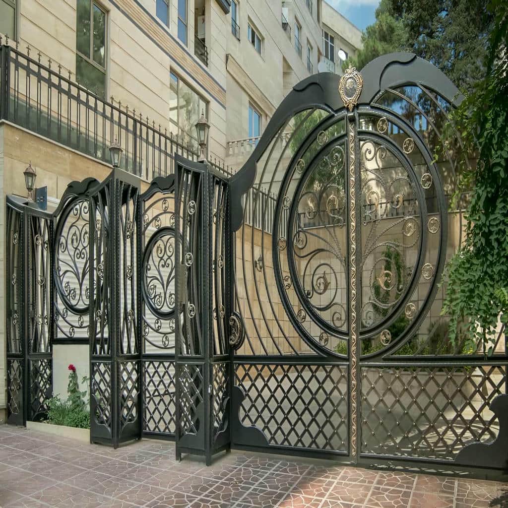 درب ورودی سفارشی با ابعاد دقیق