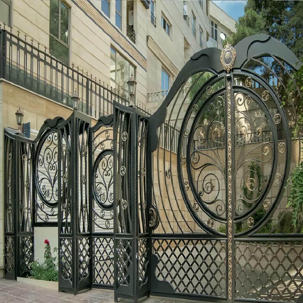 درب مجتمع آهنی ورودی