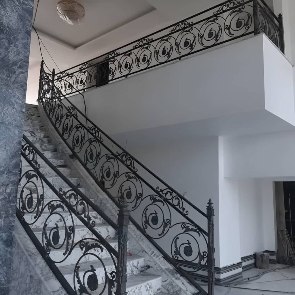 نرده فرفورژه بالکن با ابعاد اختصاصی پروژه نرده فرفورژه بالکن با ابعاد اختصاصی پروژه
