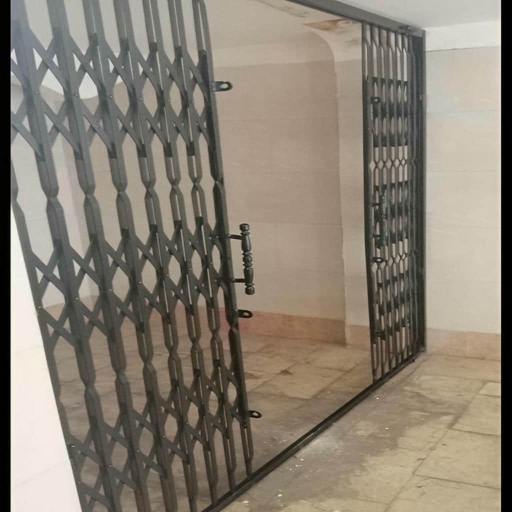 انتخاب محافظ کشویی رنگ روشن برای ساختمان اصفهان