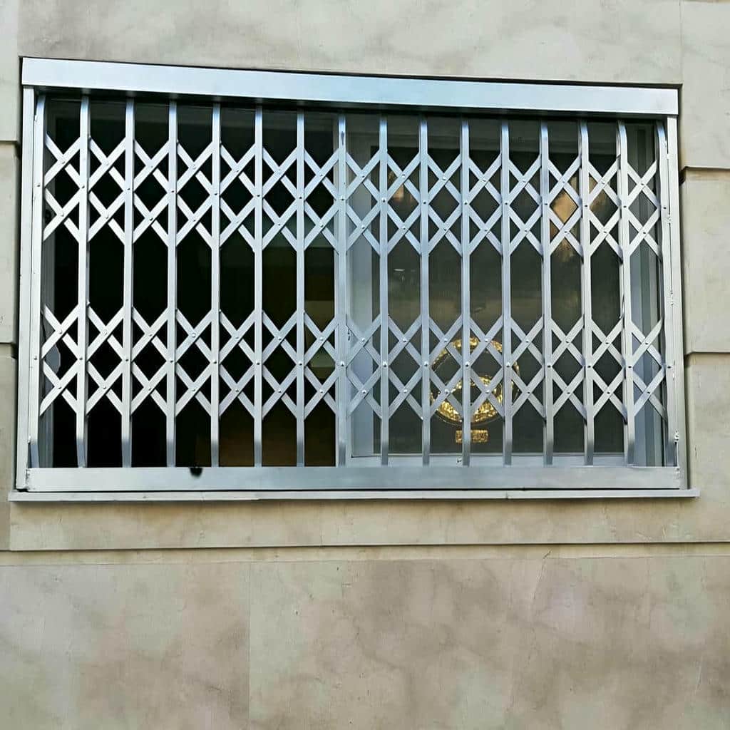 بررسی محل قرارگیری گارد کشویی در راهروی آپارتمان