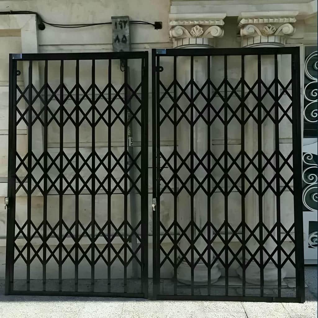 جزئیات اتصال پرچی در محافظ کشویی مشکی