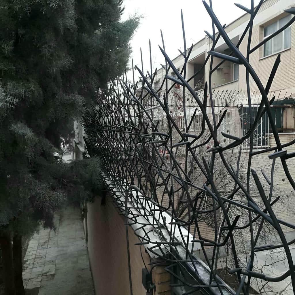 جزئیات شاخه های فولادی با سطح رنگ یکدست
