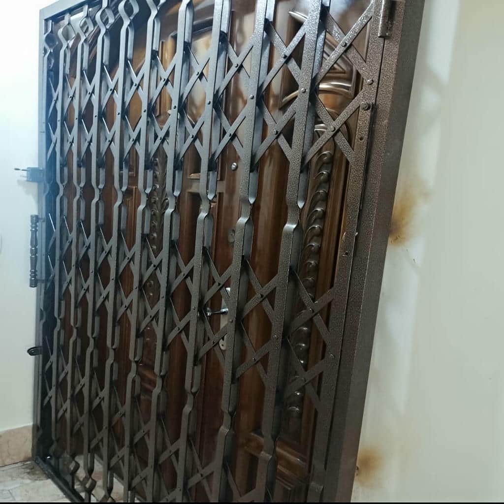 مرکز فروش حفاظ درب آکاردئونی برای ورودی مسکونی در استان لرستان
