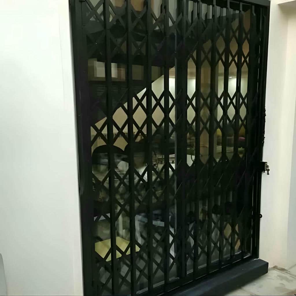 مرکز تخصصی فروش حفاظ درب آکاردئونی در استان تهران