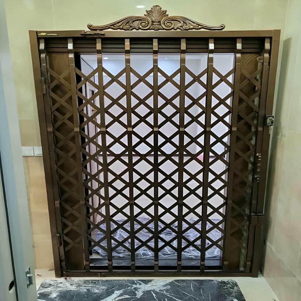 مرکز فروش حفاظ درب آکاردئونی برای ورودی ویلا و باغ در ارومیه و حومه
