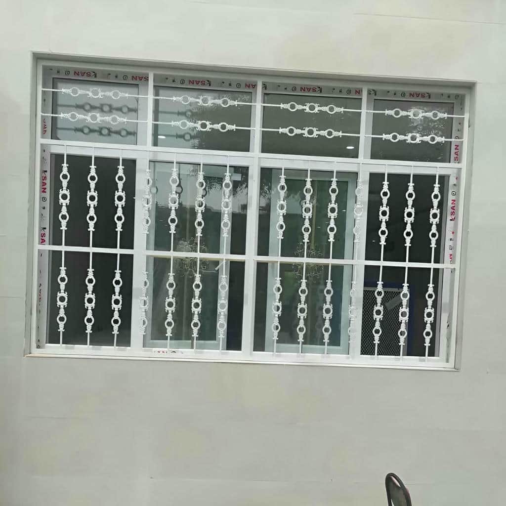 حفاظ پنجره آهنی مشکی در استان خراسان جنوبی