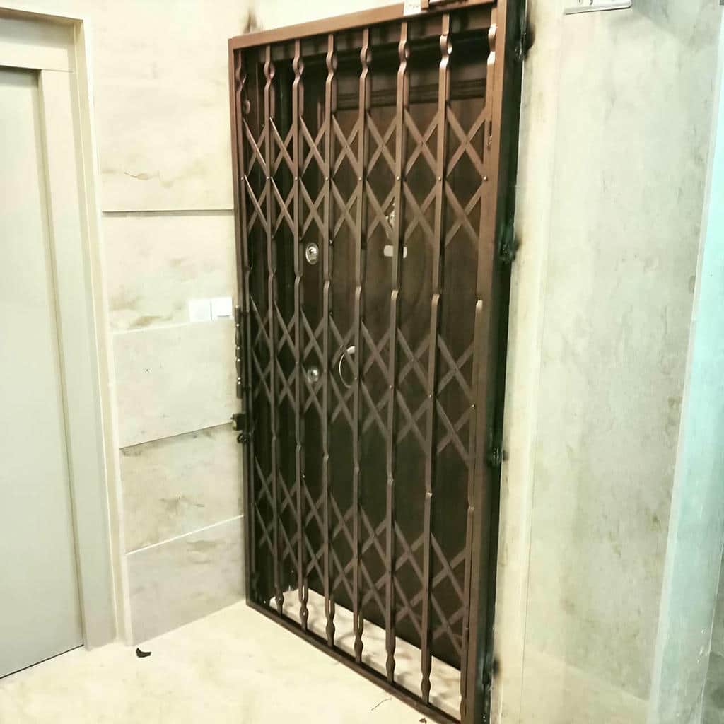 مقایسه نمونه های گارد کشویی در استان آذربایجان غربی مقایسه نمونه های گارد کشویی در استان آذربایجان غربی