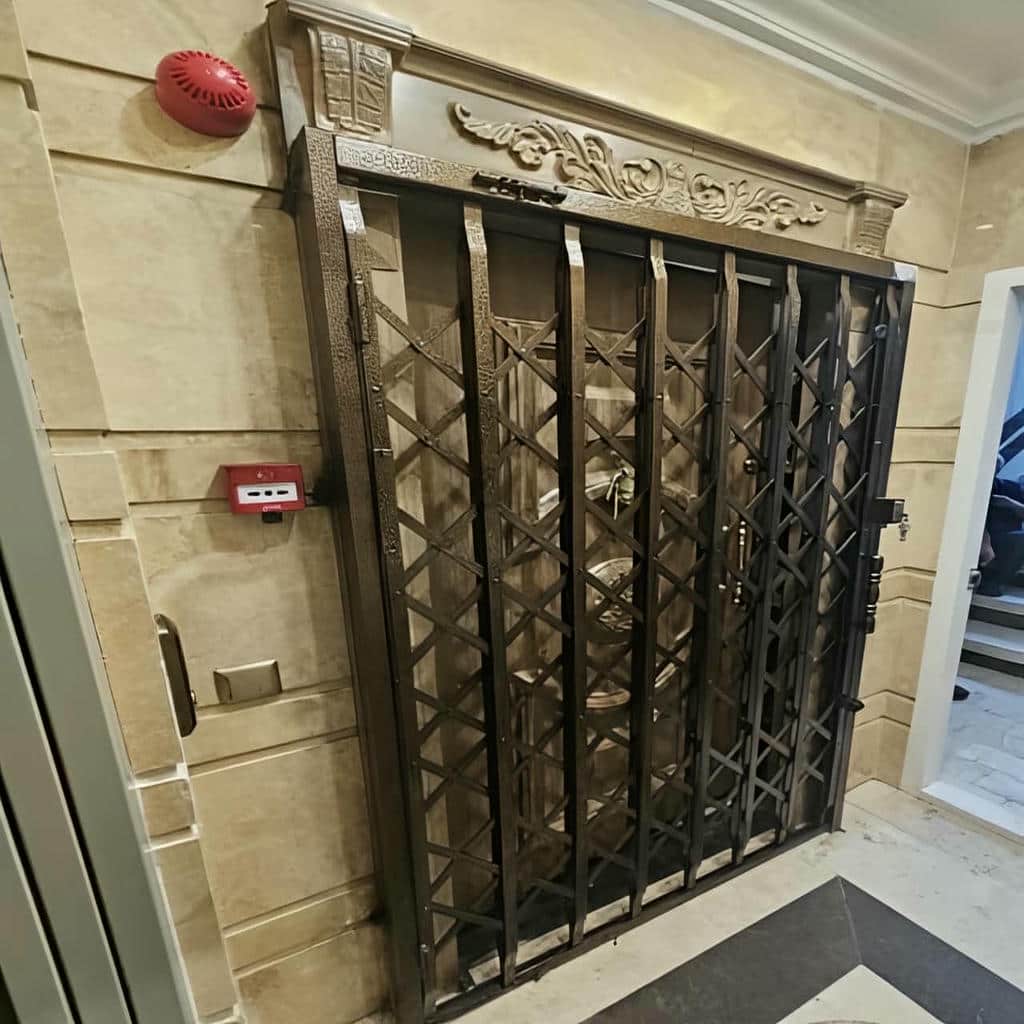 نمونه محافظ تاشوی سفید برای ورودی سرپوشیده ویلا نمونه محافظ تاشوی سفید برای ورودی سرپوشیده ویلا