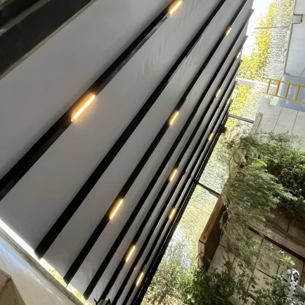 پوشش کرم کم عرض بالای درب ورودی پوشش کرم کم عرض بالای درب ورودی
