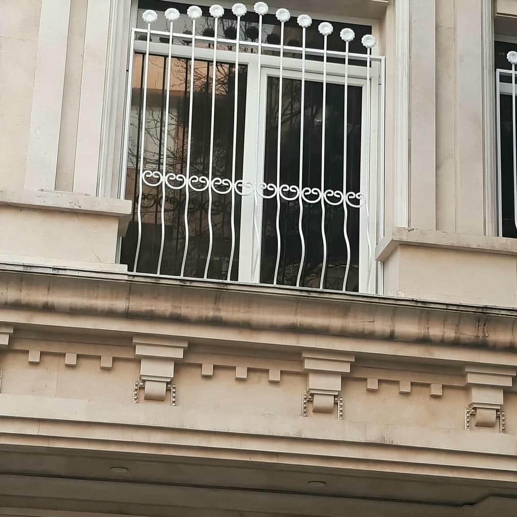 کارشناس بررسی وضعیت دهانه ساختمان در بوشهر