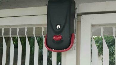 جک درب پارکینگ نقره ای روی ورودی آپارتمان استان لرستان