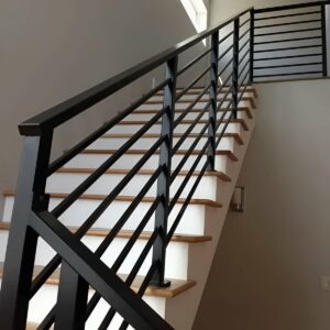 مرکز فروش نرده راه پله با اتصالات مقاوم در قم و حومه